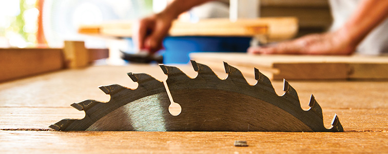 Table saw in a piece of wood